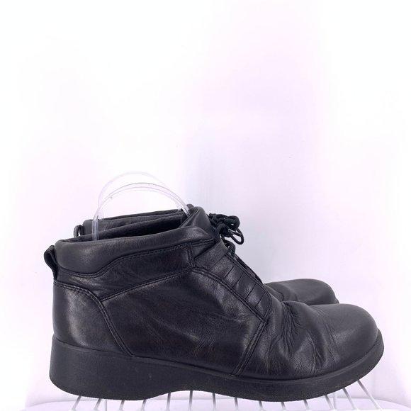 clarks lace up ankle boots womens